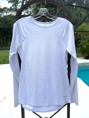 Annika by Cutter & Buck Women’s Long Sleeve Golf Top Shiny Crew Neck Top Small